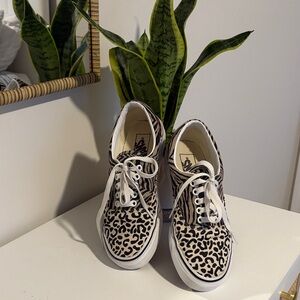 Vans Women's Sneakers in Black and Cream Leopard Print